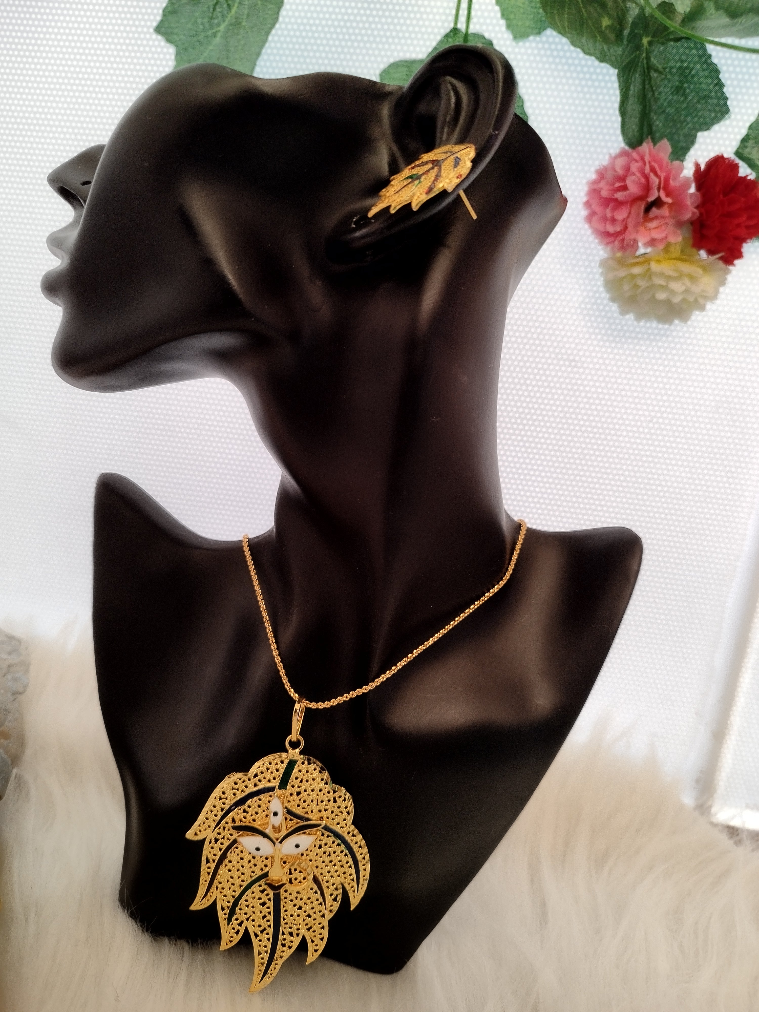 Maple Leaf Design Gold Plated Necklace Set