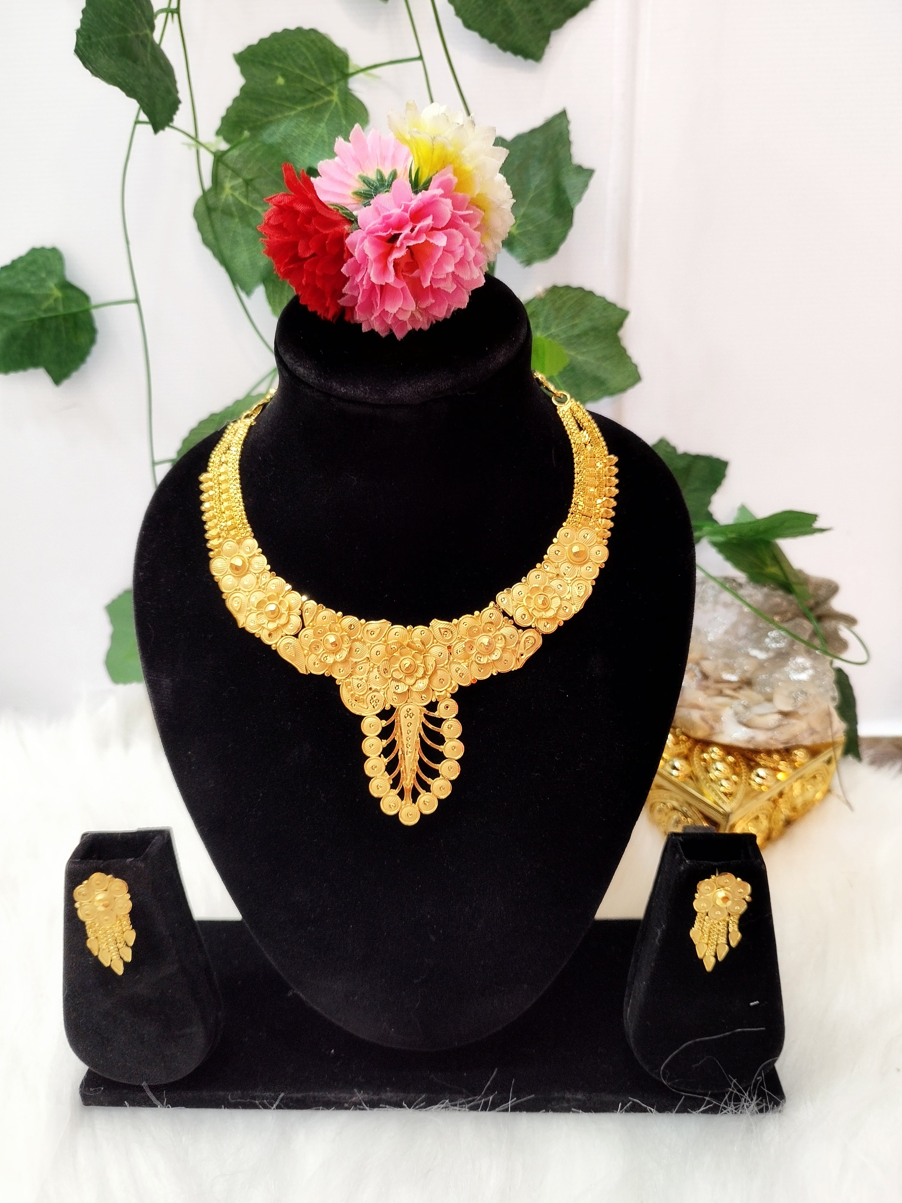 Perfect Fit(Gold Plated Necklace Set)