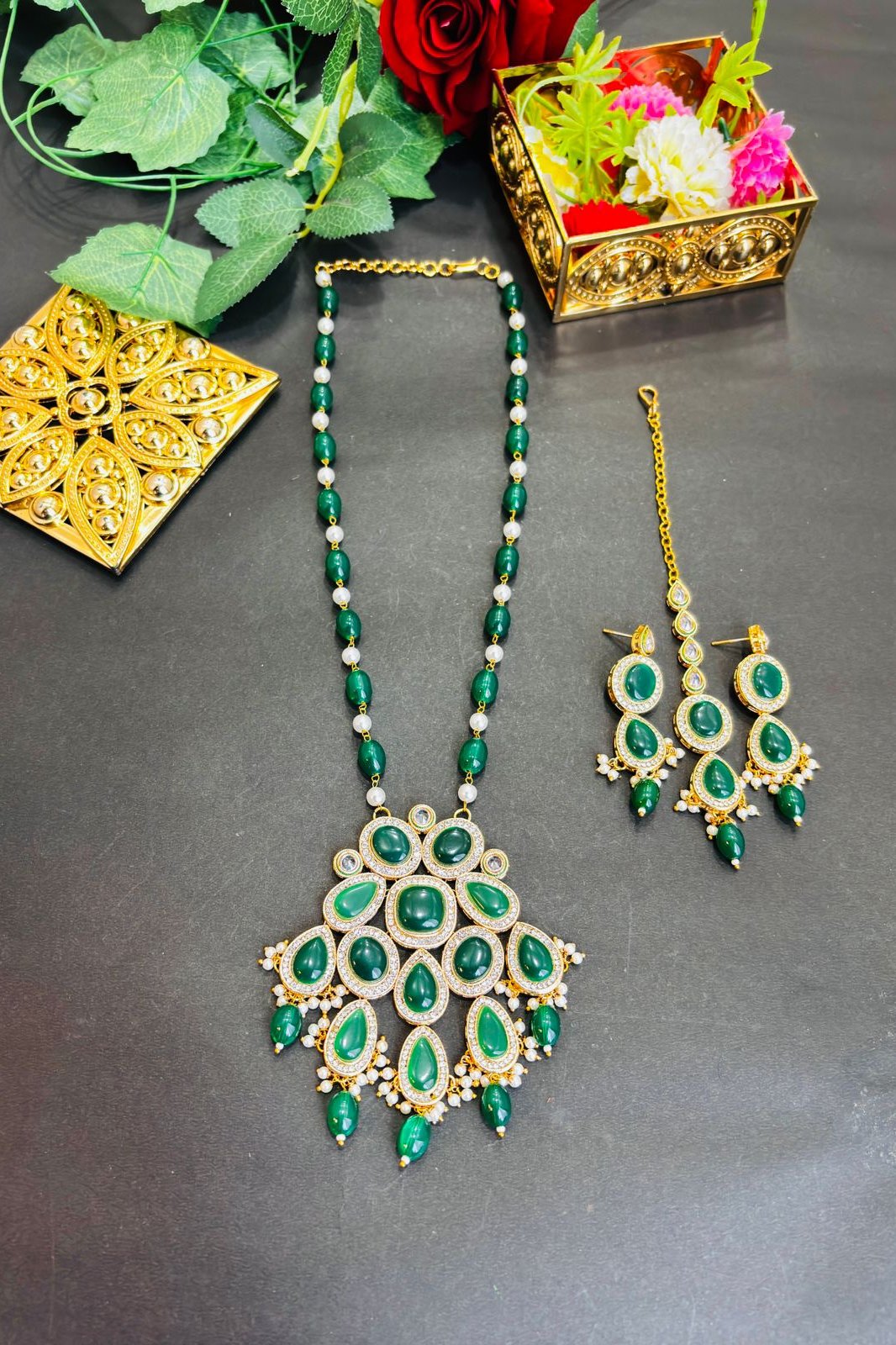 Royal Jewellery Set(Necklace, Earring and Maang Tikka)