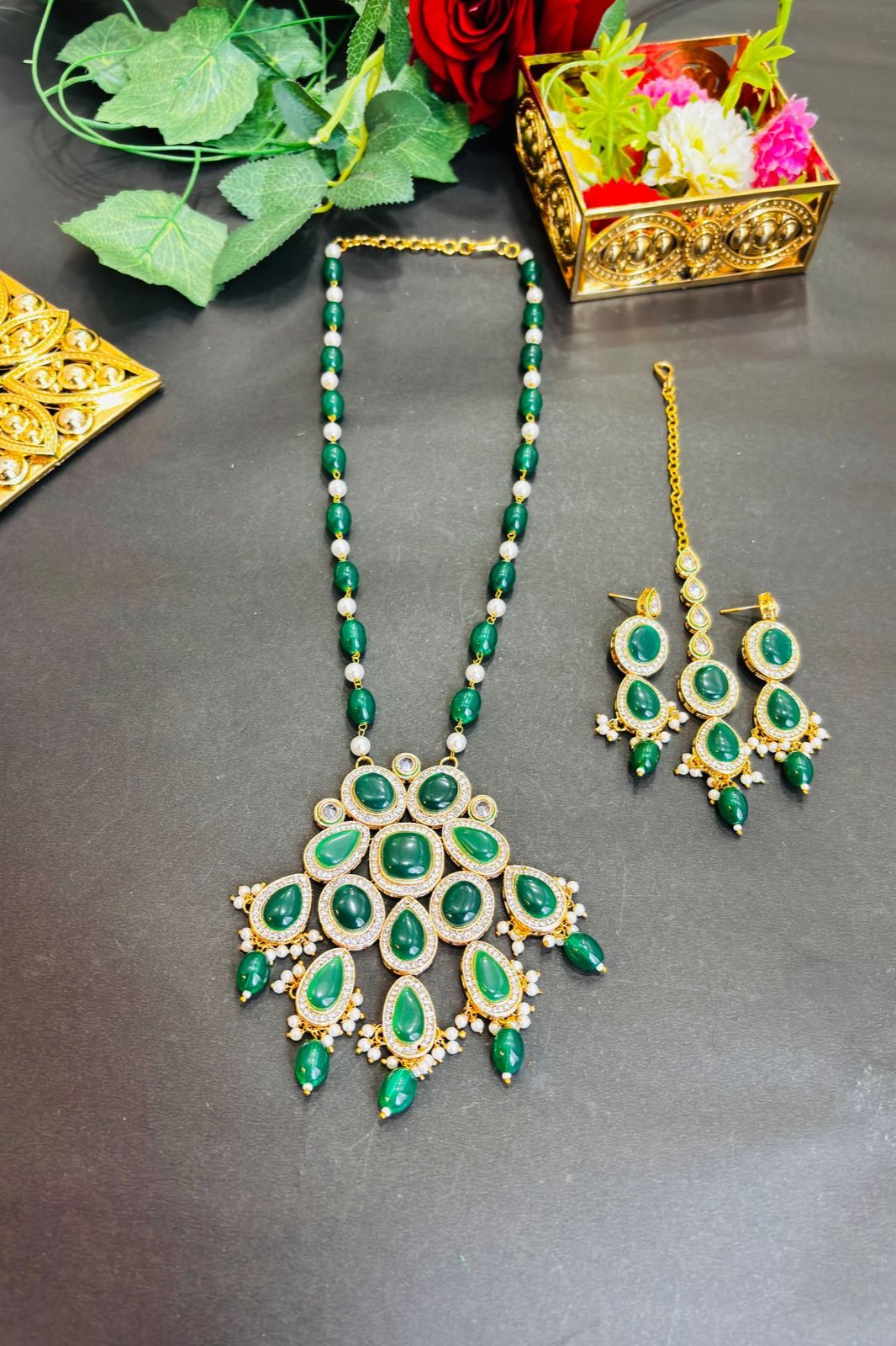 Royal Jewellery Set(Necklace, Earring and Maang Tikka)