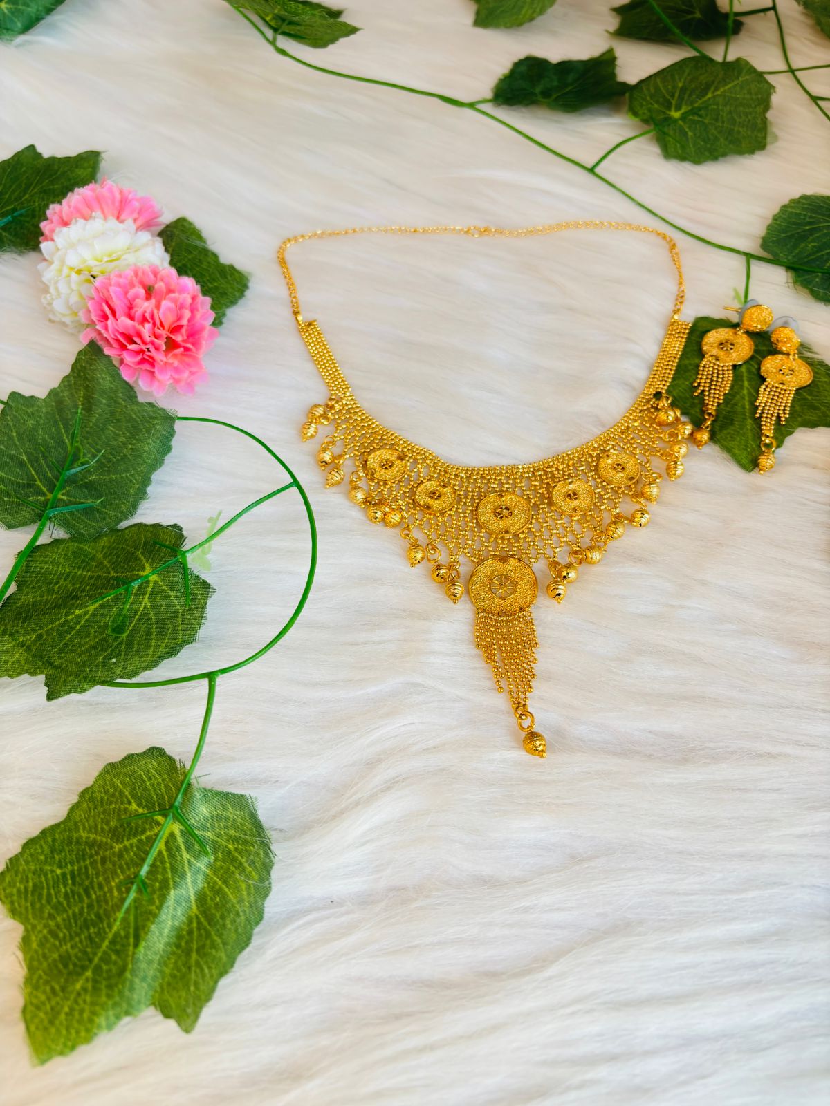 Mukutavirajita Gold Plated Necklace Set