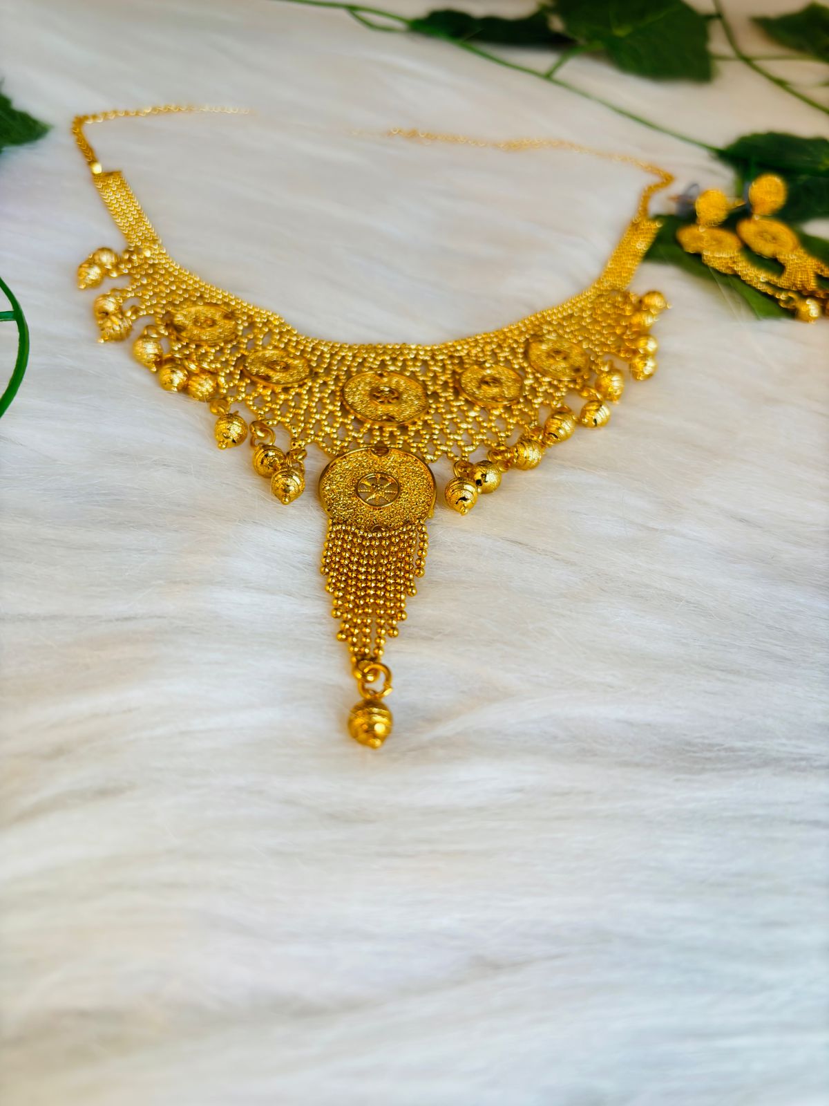 Mukutavirajita Gold Plated Necklace Set