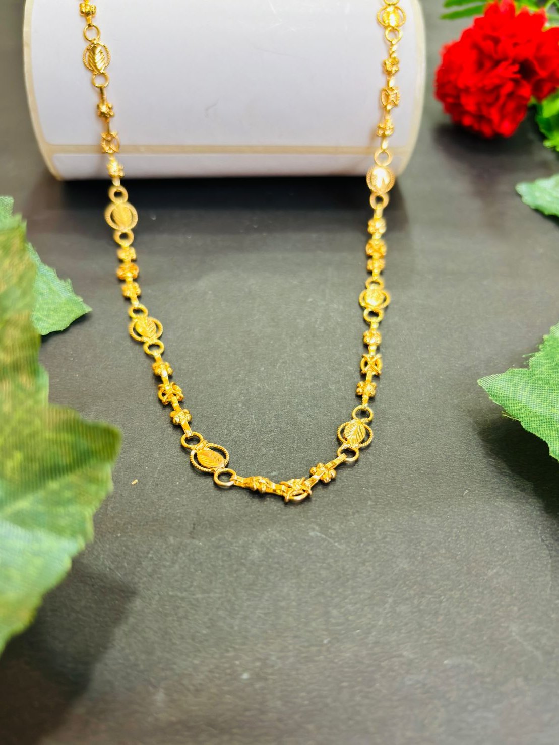 Single And Shiny Gold Plated Chain