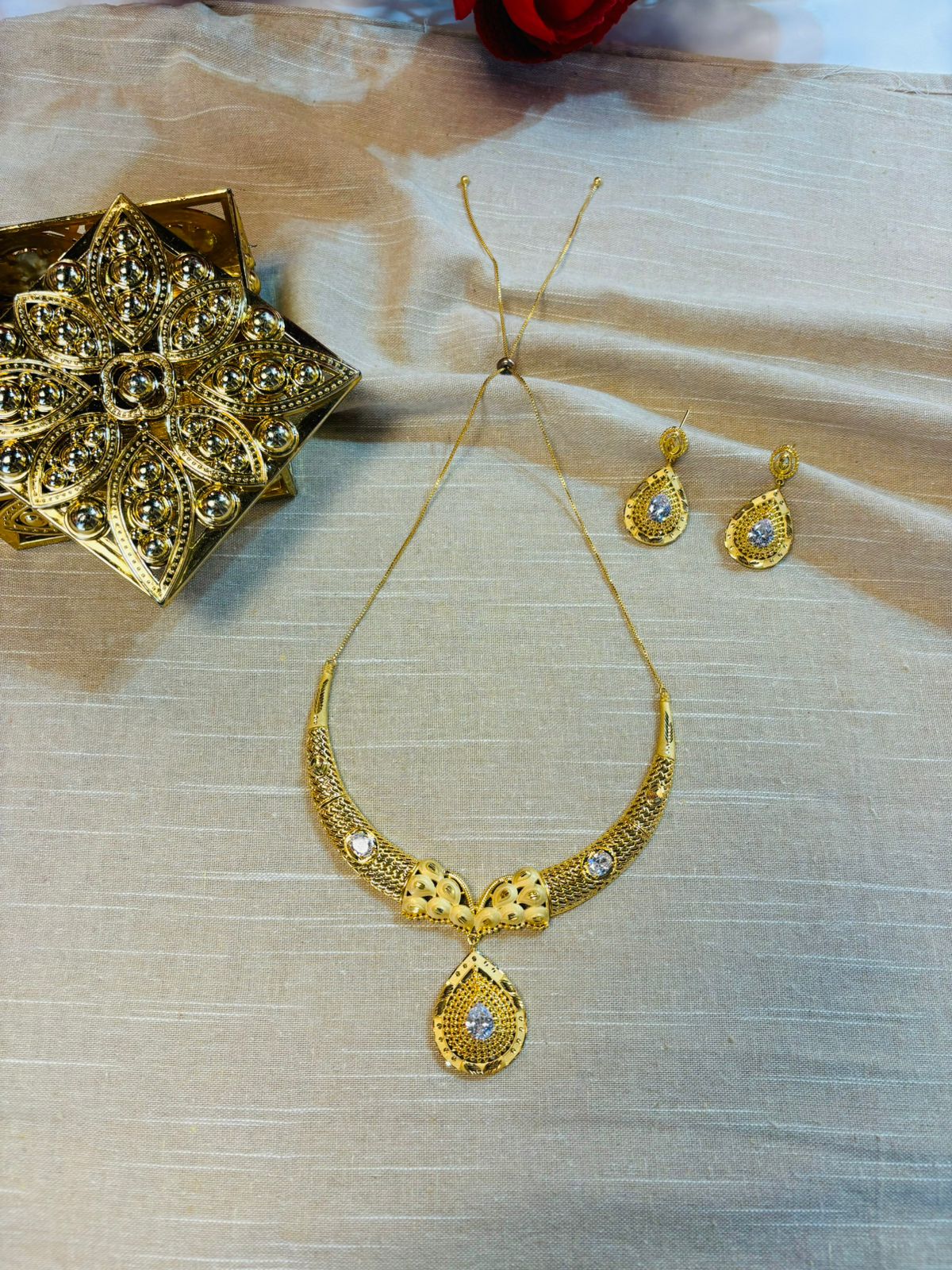 Impressive Gold Plated Necklace Set