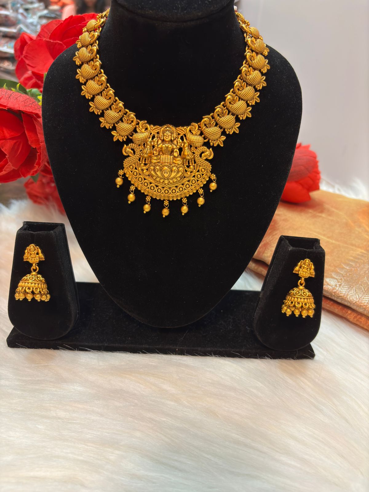 Kamala- South Indian Temple Jewellery Set