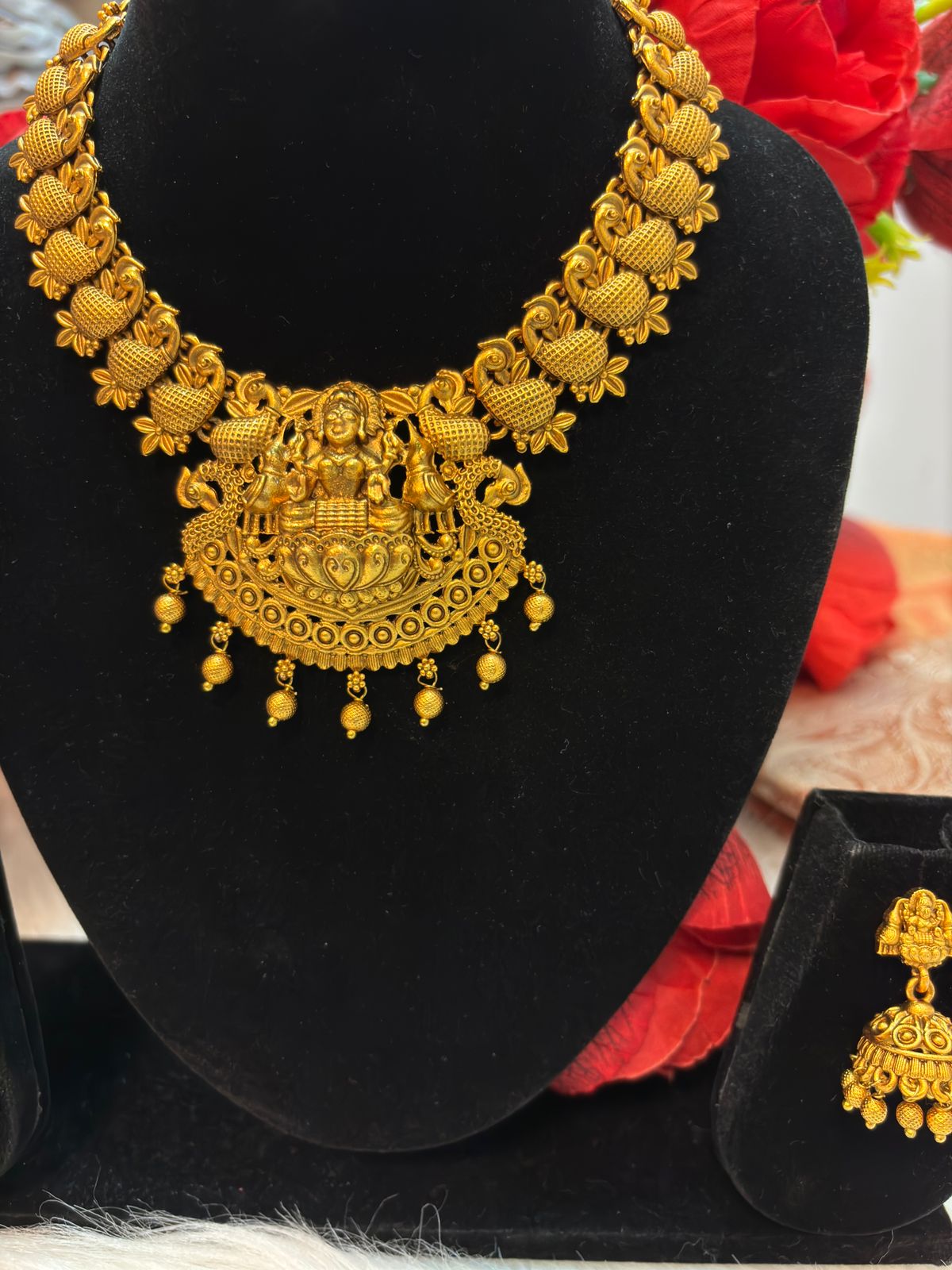 Kamala- South Indian Temple Jewellery Set