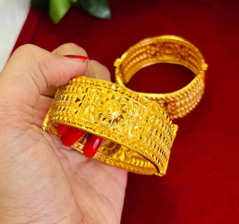 Raktakarabi Fancy Gold Plated Chur