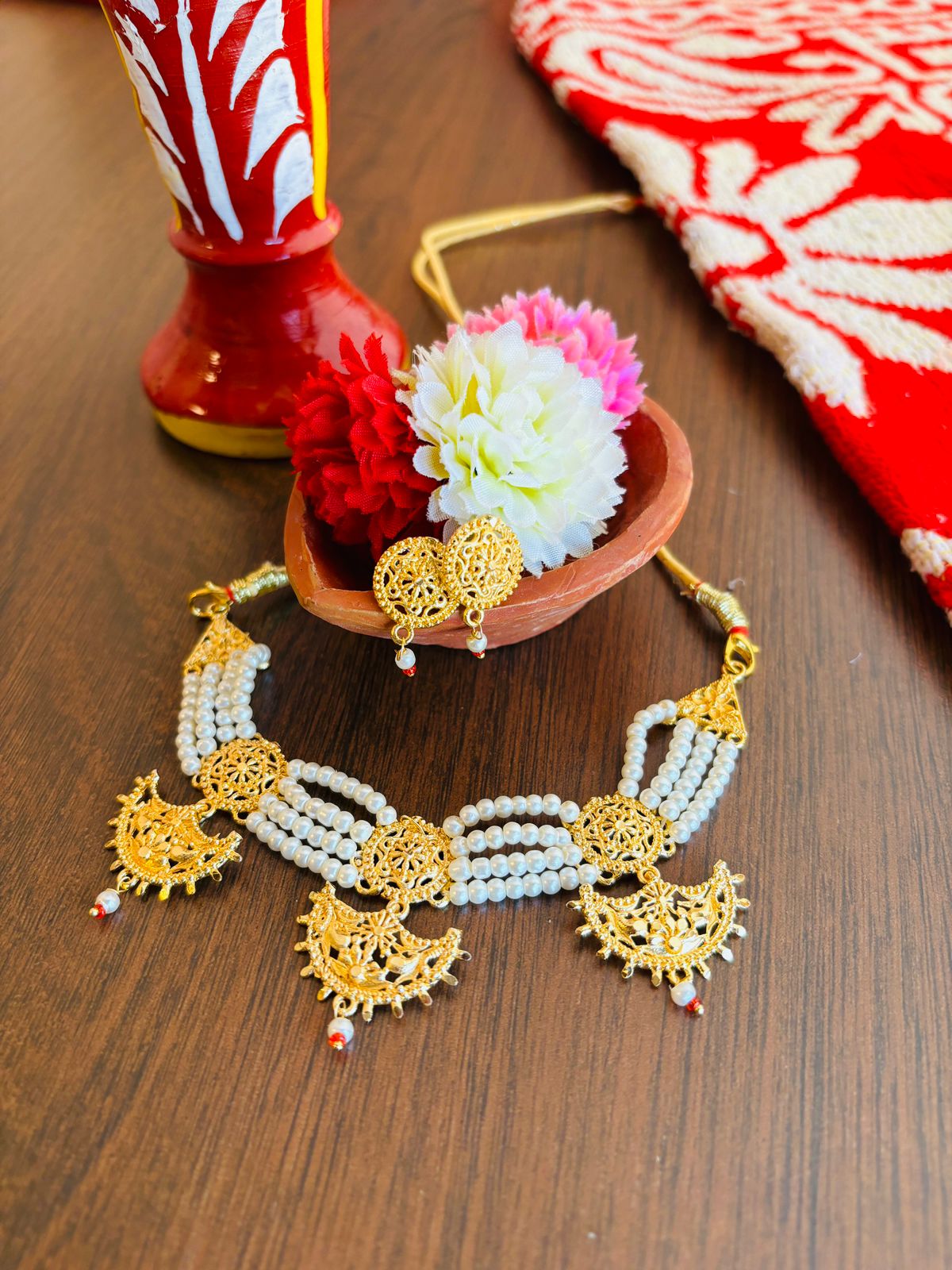 Rohini (Gold Plated Chocker Set)