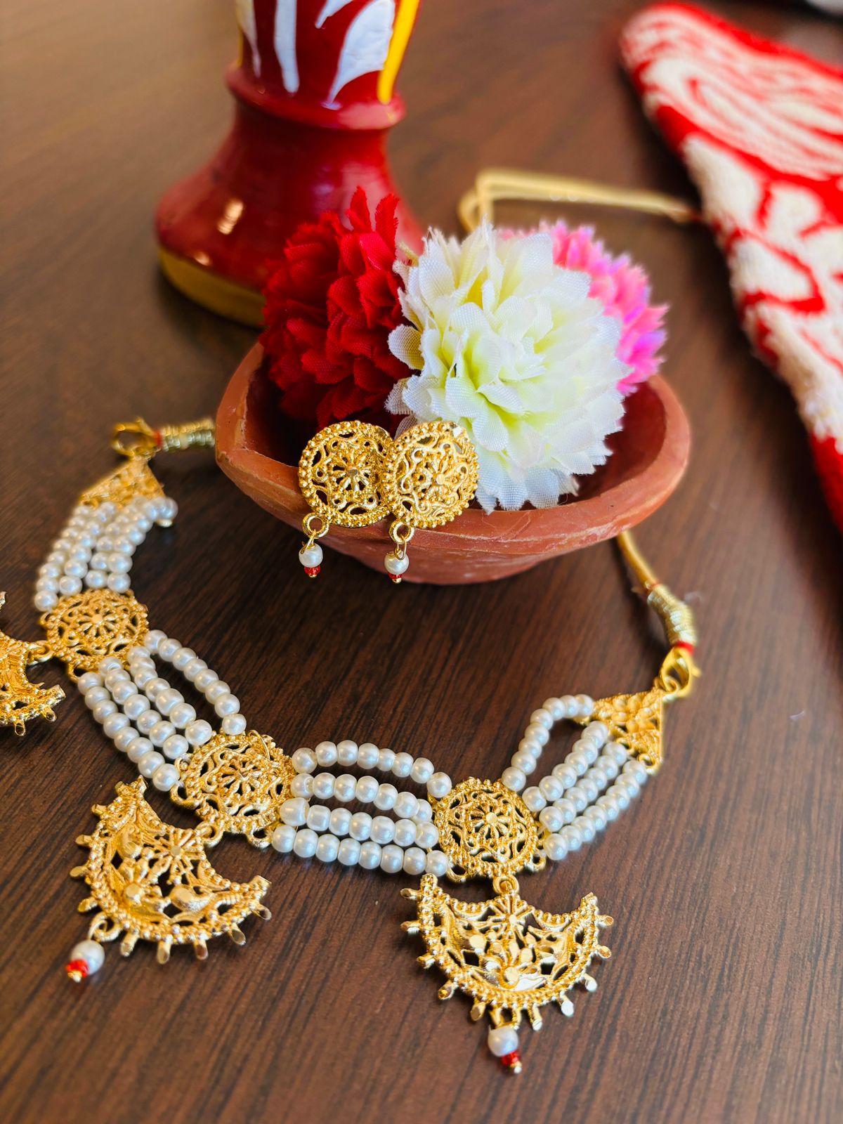 Rohini (Gold Plated Chocker Set)