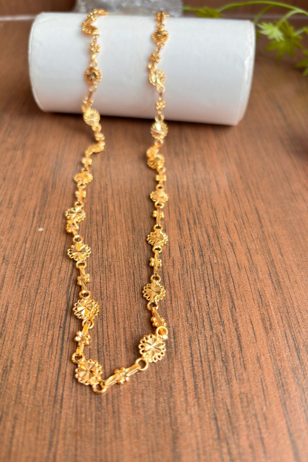 Shiny And Single Gold Plated Chain